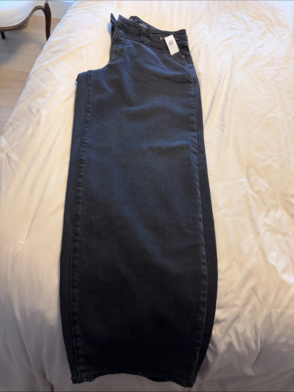 Old Navy Straight-Leg Jeans in Dark Blue